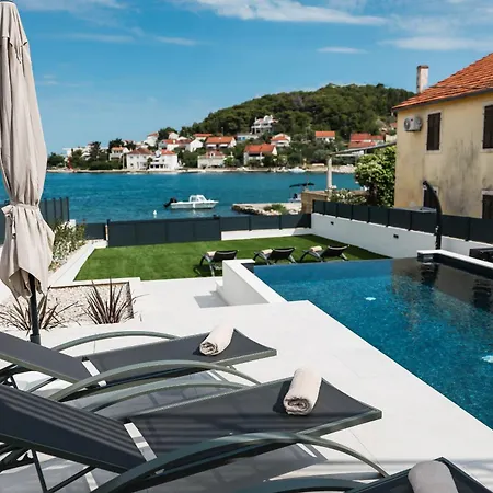 Anamaria Zadarvillas Villa