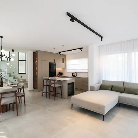 Anamaria Zadarvillas Veli Iž