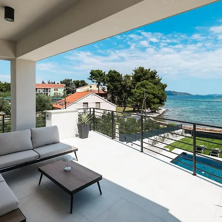 Anamaria Zadarvillas Villa *
