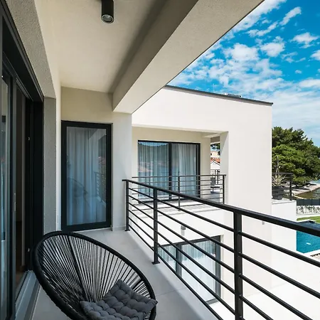 Anamaria Zadarvillas Villa