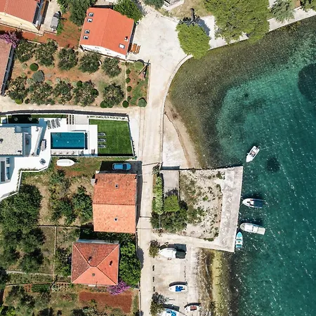 Anamaria Zadarvillas Villa *